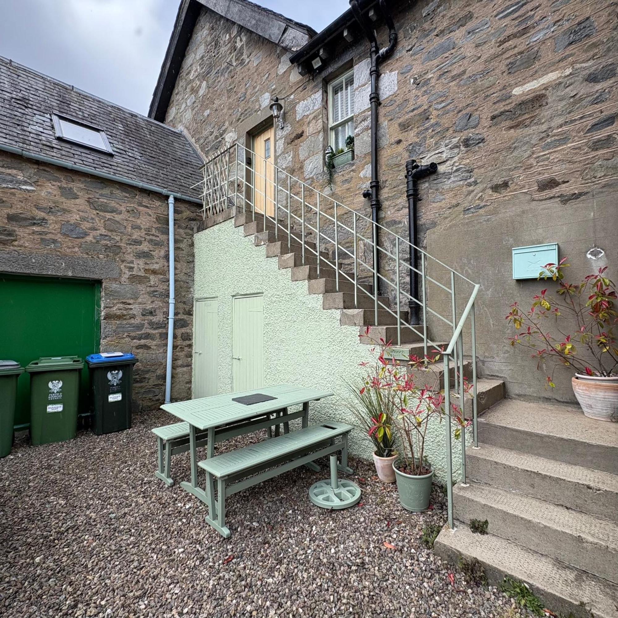 The Rannoch Nest, Kinloch Rannoch Apartment Ngoại thất bức ảnh
